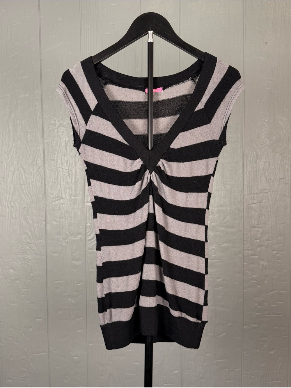 Vintage Lola Black & Gray Striped V Neck Ruched Knit Top XS Y2K 90s Goth Grunge